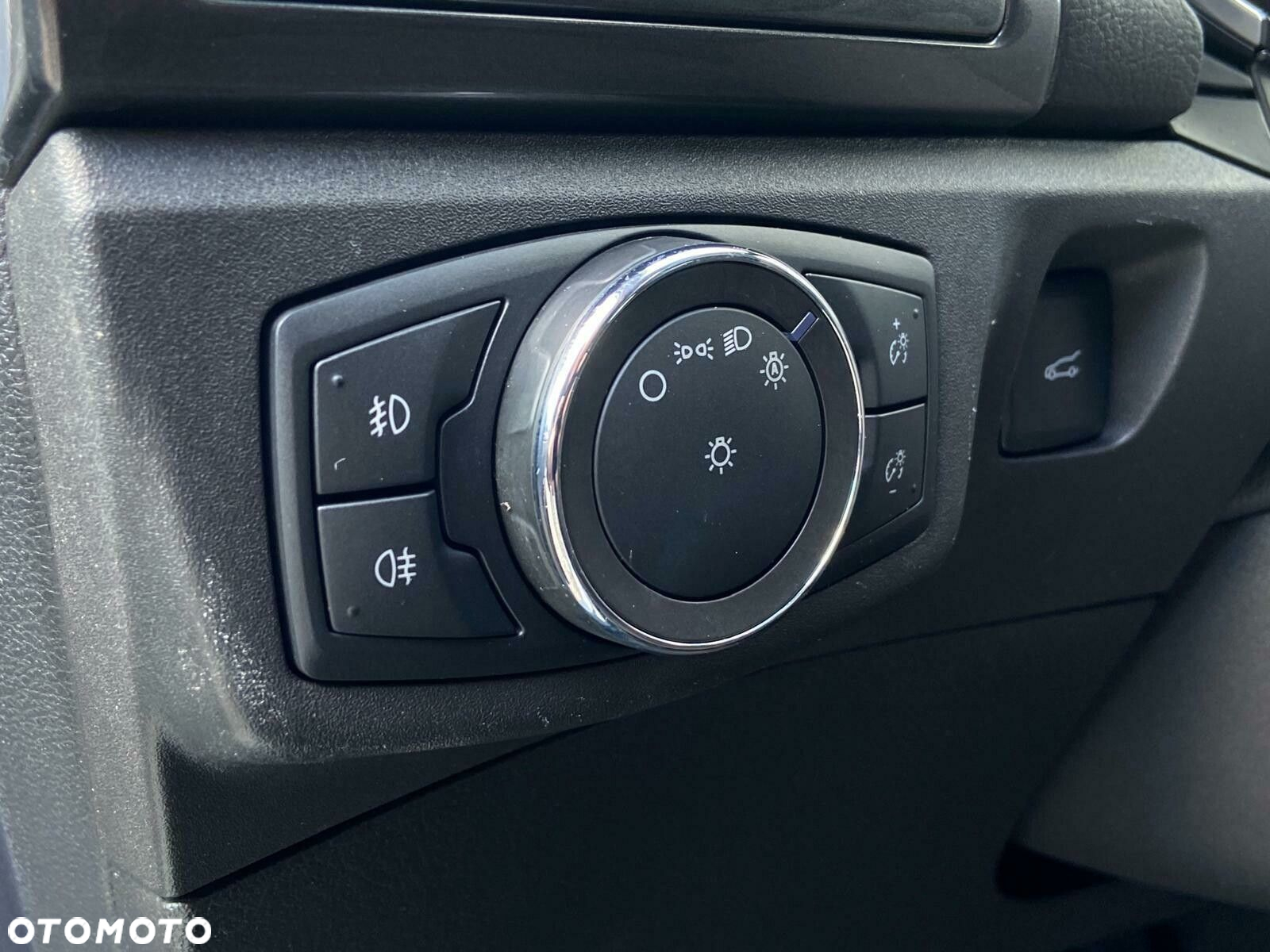 Ford Mondeo - 33