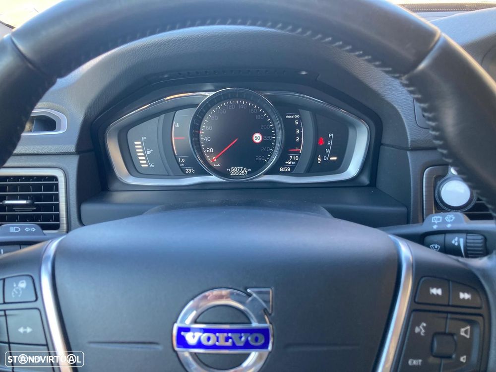 Volvo XC 70 2.4 D4 Summum AWD Geartronic - 6