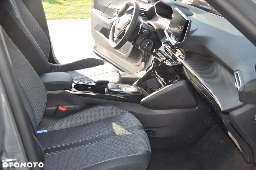 Peugeot 2008 Hybrid 145 e-DSC Business - 12