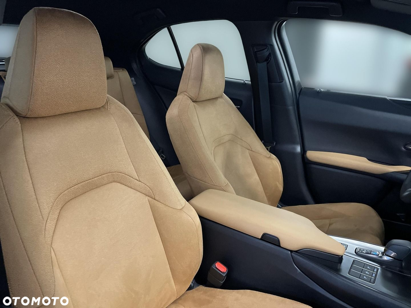 Lexus UX 300h Business - 14