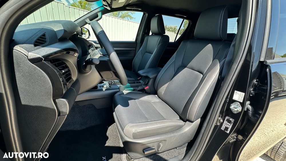Toyota Hilux 2.8D 204CP 4x4 Double Cab AT MHEV Invincible Color Edition (3E5) - 11