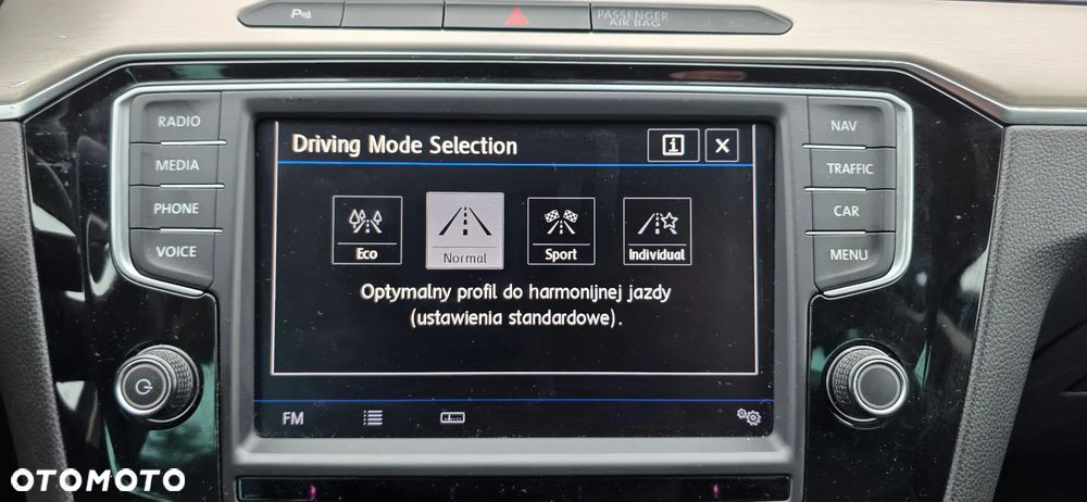 Volkswagen Passat 2.0 TDI SCR DSG 4Motion Business - 13