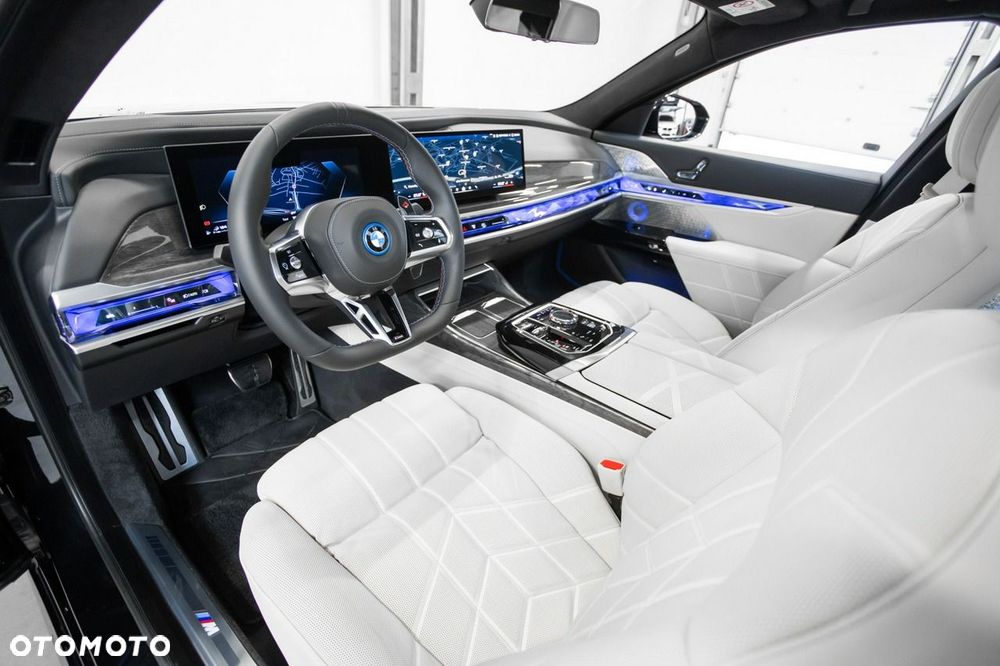 BMW Seria 7 M760e PHEV xDrive Individual Edition sport - 18