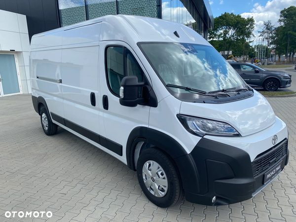 Toyota Prace MAX L3H2 4D