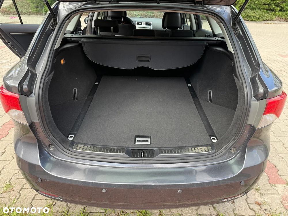 Toyota Avensis 2.0 D-4D Luna - 5