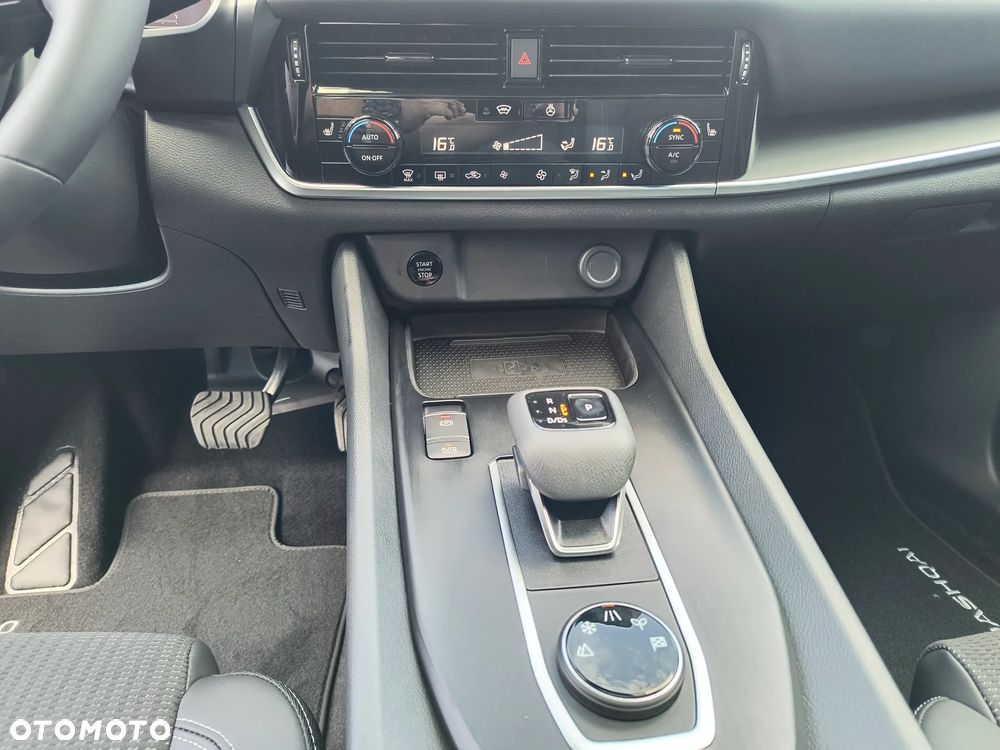 Nissan Qashqai 1.3 DIG-T mHEV 4x4 N-Connecta Xtronic - 16