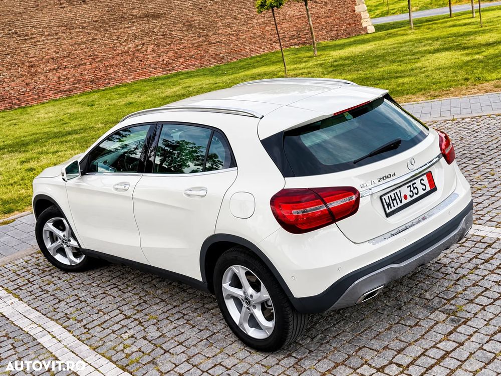 Mercedes-Benz GLA 220 d 7G-DCT - 3