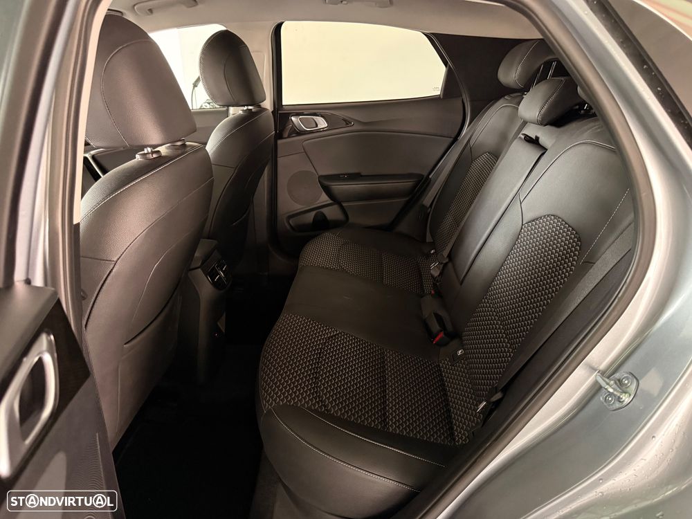 Kia XCeed - 8