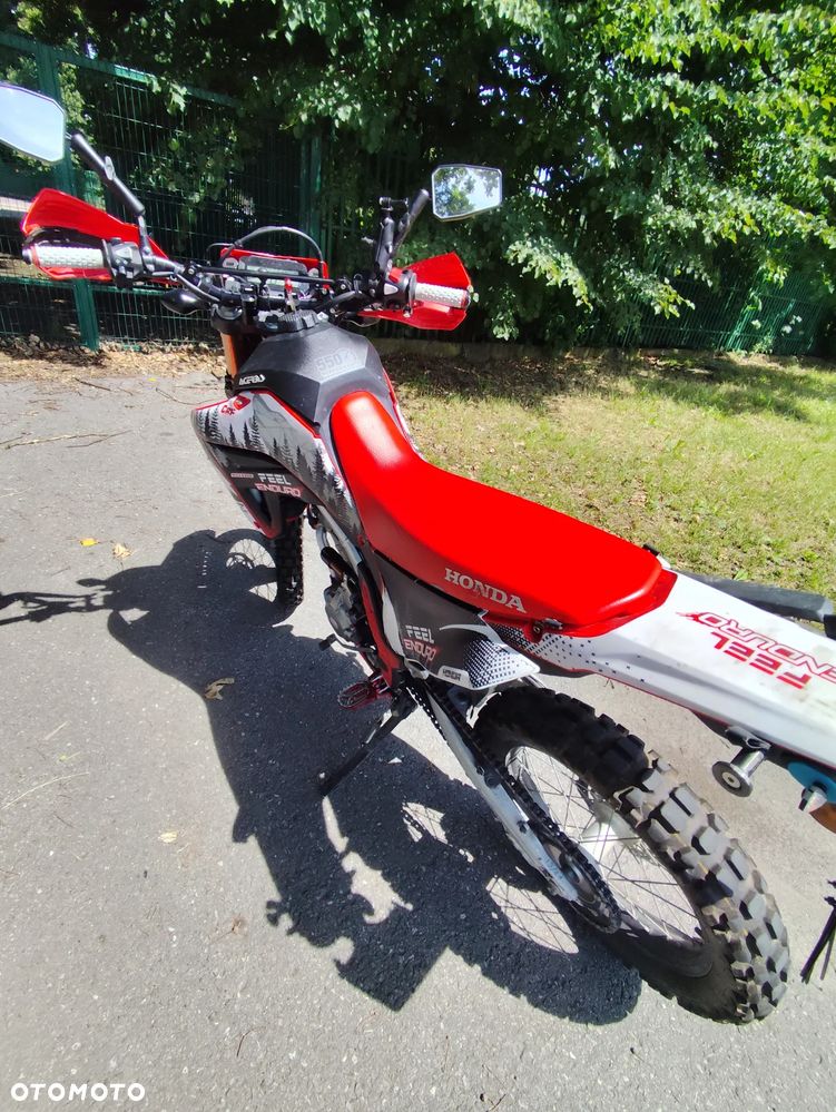 Honda CRF - 9
