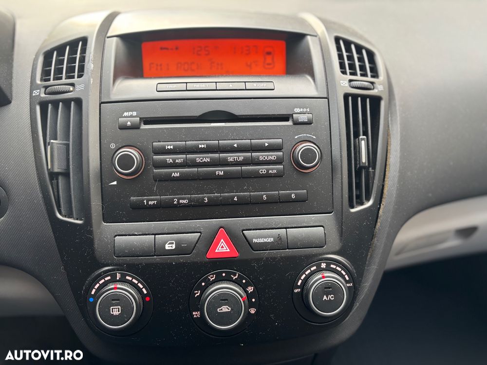 Kia Ceed Cee'd 1.4 GSL BEST - 9