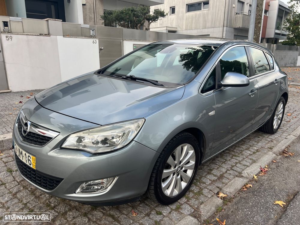 Opel Astra 1.7 CDTi Cosmo - 1