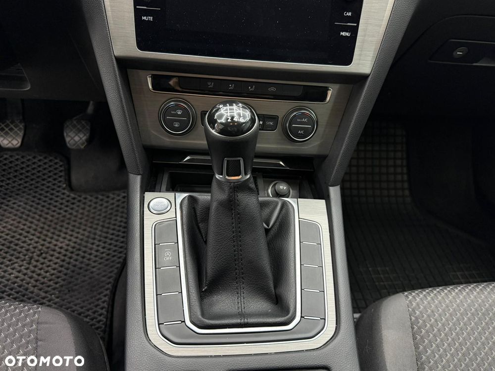 Volkswagen Passat 2.0 TDI BMT Comfortline - 28