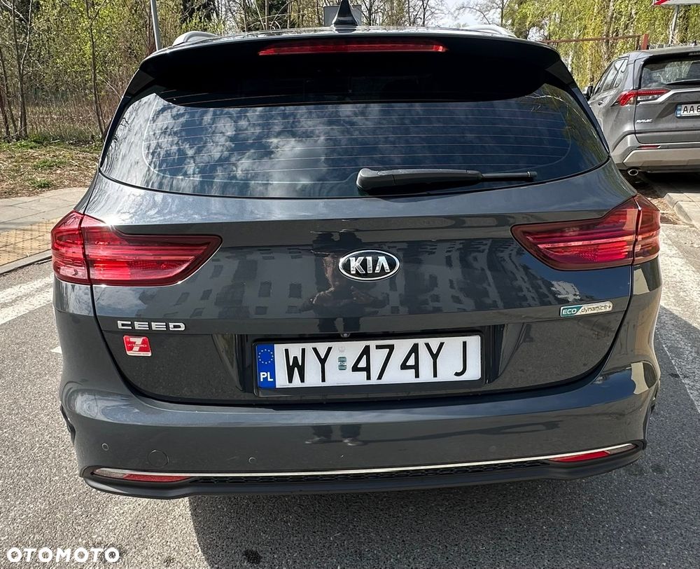 Kia Ceed 1.6 CRDi mHEV M - 12