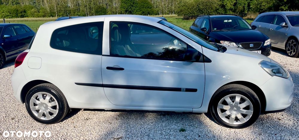 Renault Clio 1.2 16V Authentique - 6