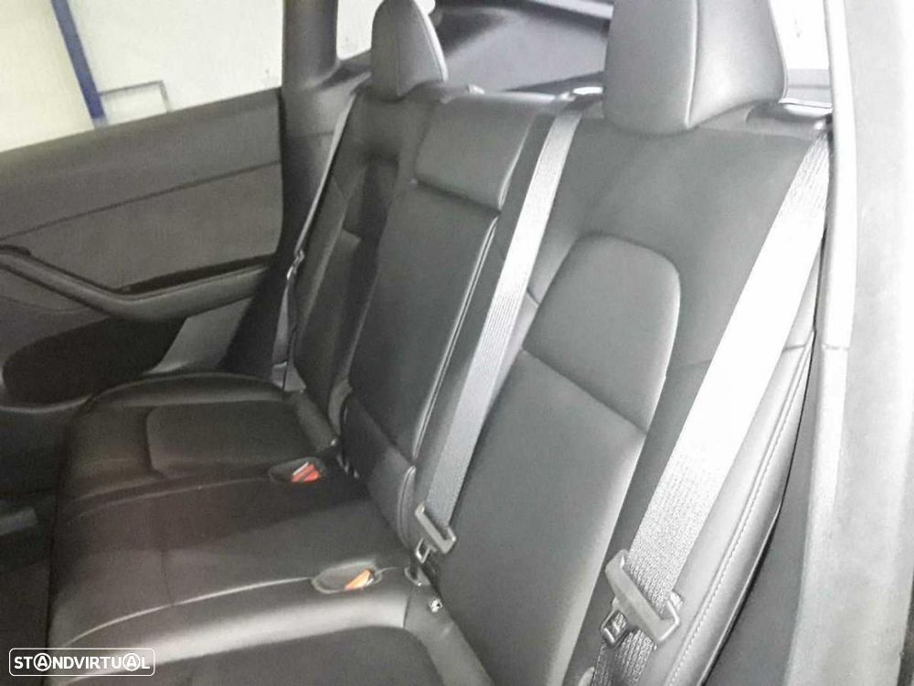 Tesla Model Y Long Range Dual Motor AWD - 4