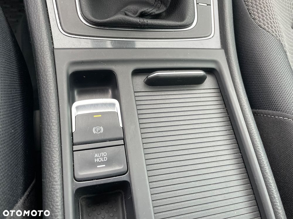 Volkswagen Golf 1.4 TSI BMT Comfortline - 27