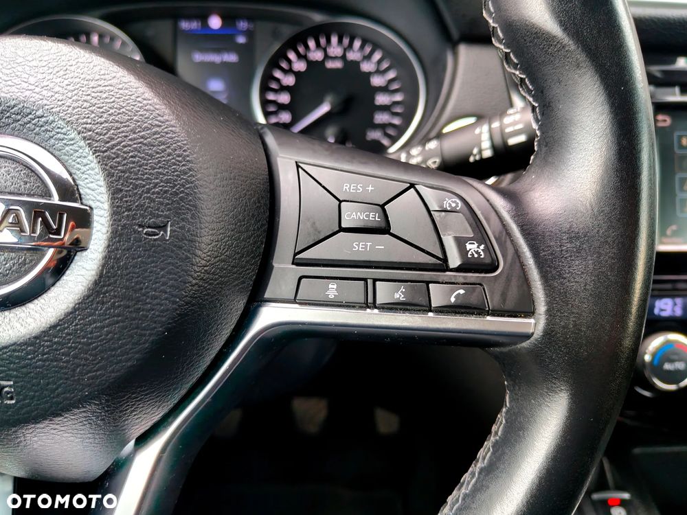 Nissan Qashqai 1.7 dCi TEKNA - 32