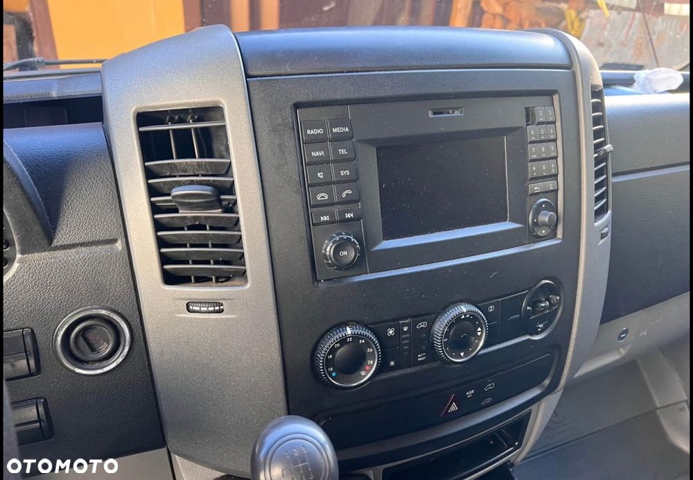 Mercedes-Benz Sprinter - 10