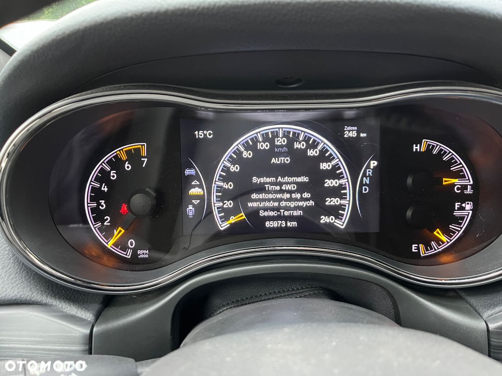 Jeep Grand Cherokee - 22