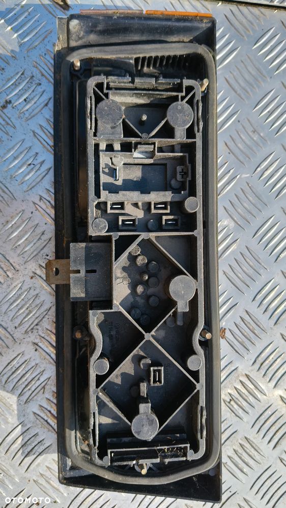 Lampa prawy lewy tył VW GOLF I wkład żarówek - 19