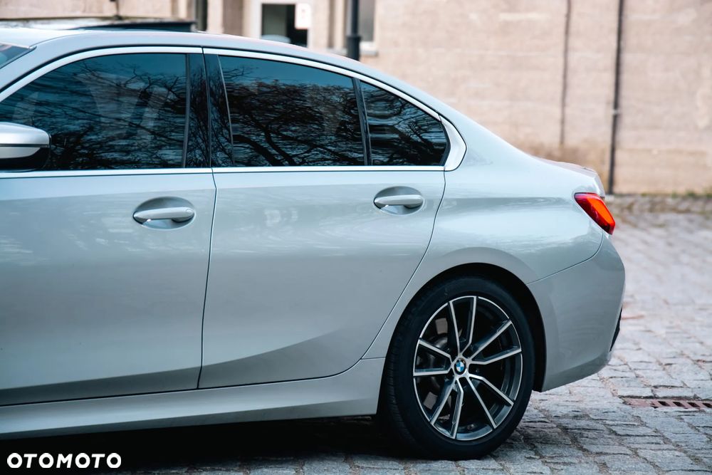 BMW Seria 3 330i Sport Line sport - 3