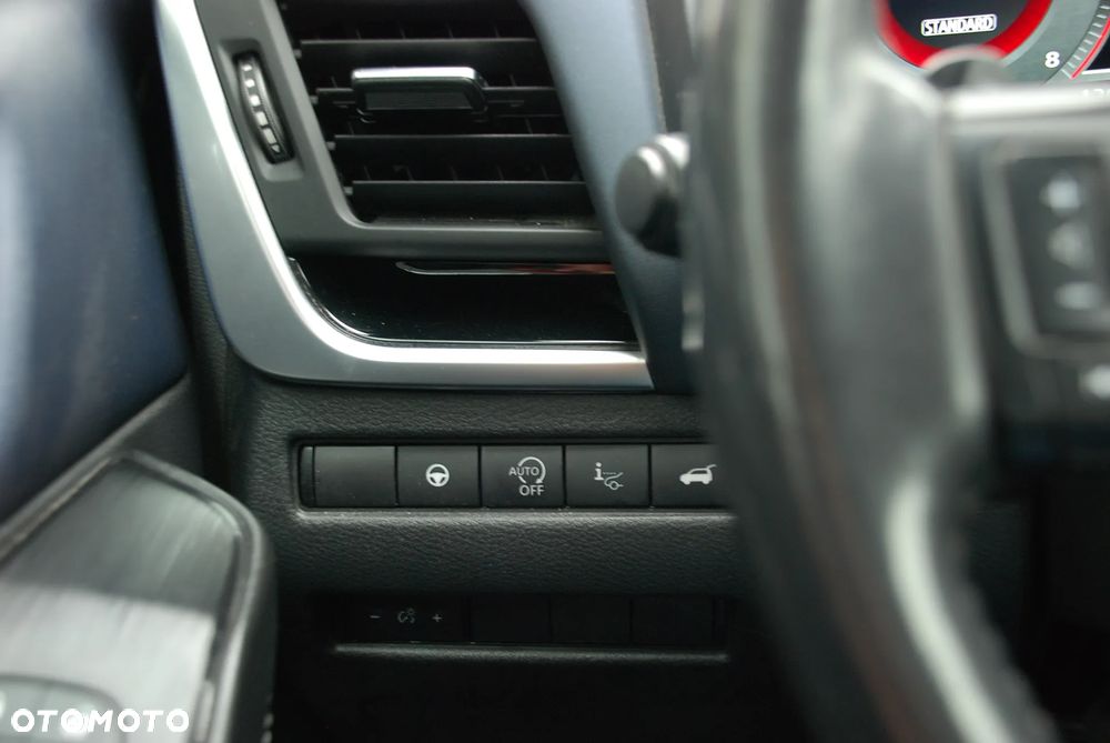 Nissan Qashqai - 25