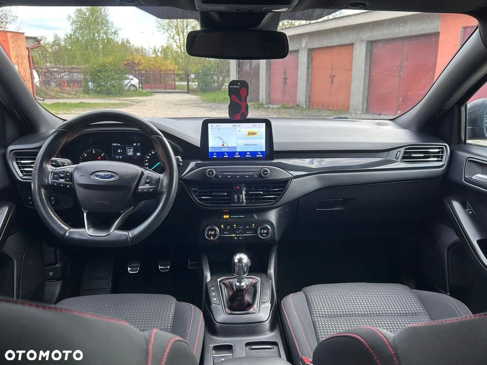 Ford Focus 1.5 EcoBlue Start-Stopp-System ST-LINE - 24