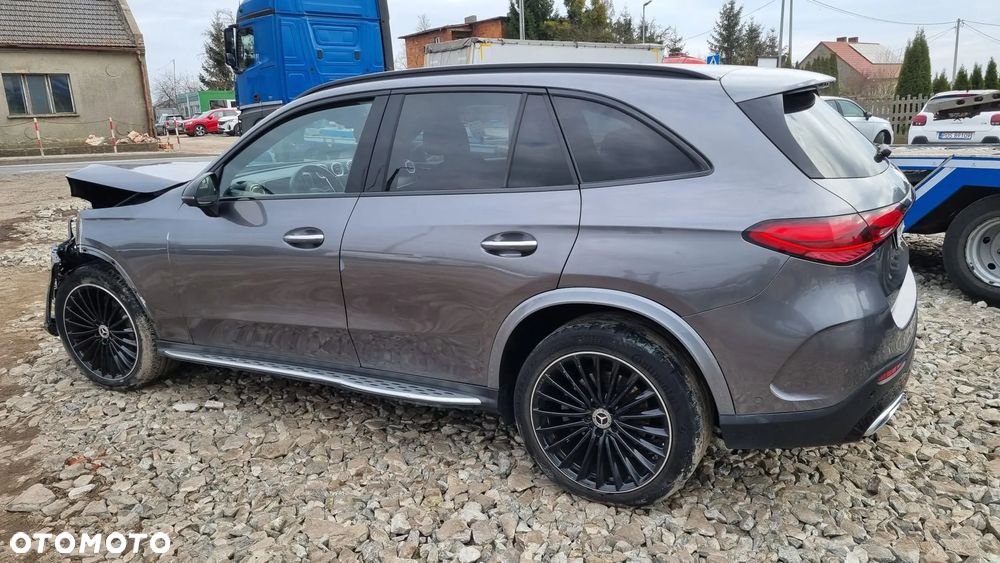 Mercedes-Benz GLC 220 d 4Matic 9G-TRONIC AMG Line Advanced - 21
