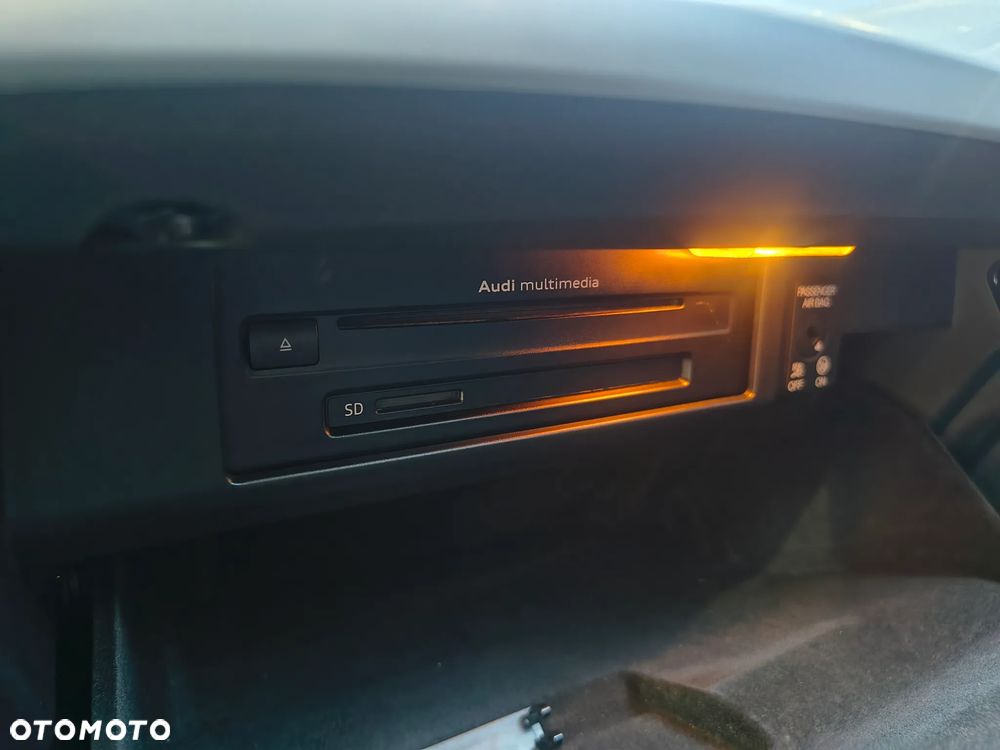 Audi A4 Avant 2.0 TDI DPF clean diesel Ambiente - 35