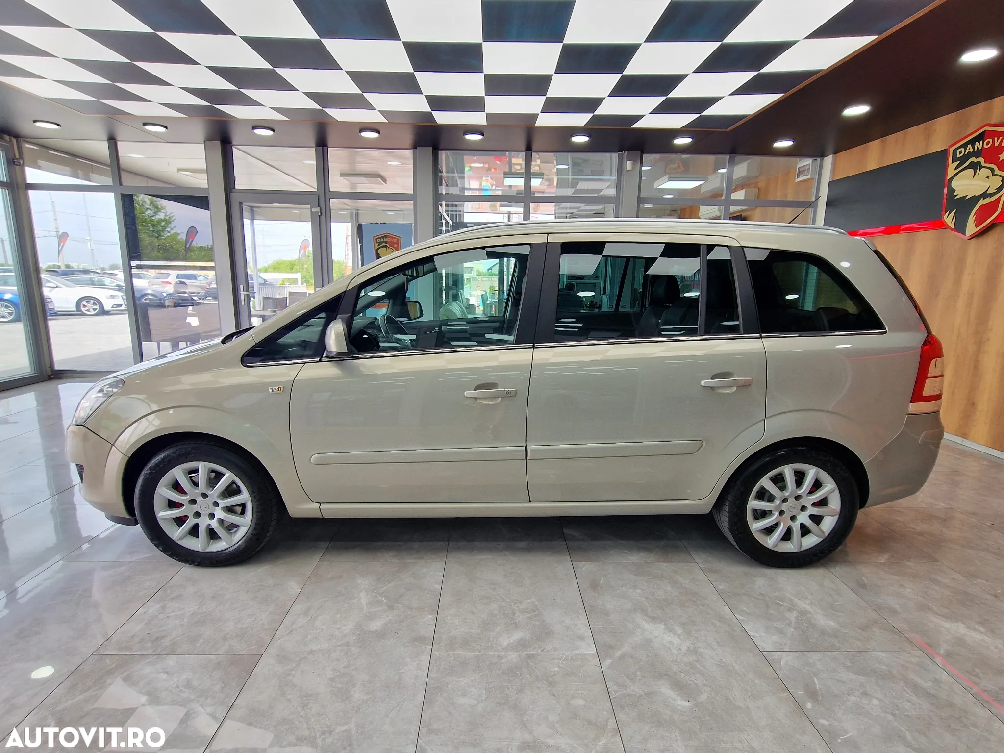 Opel Zafira 1.6 Cosmo - 4