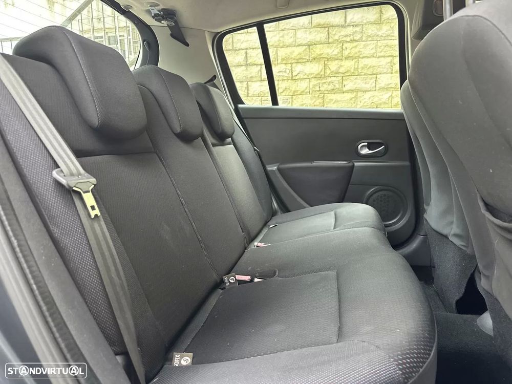 Renault Clio 1.2 16V Confort Authentique - 15