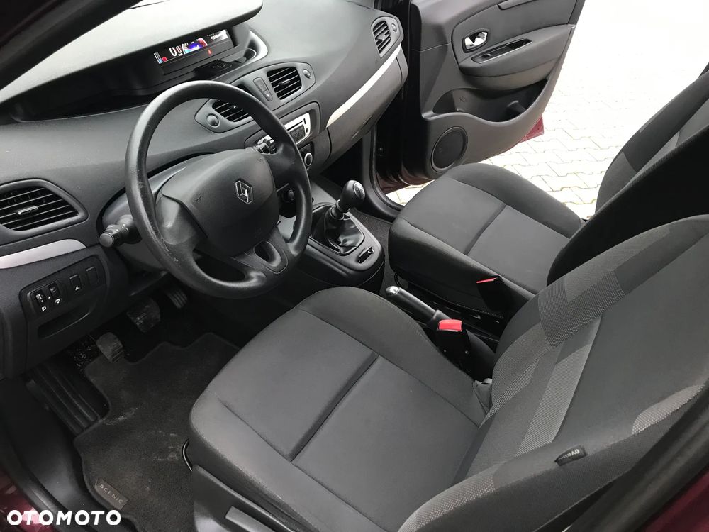 Renault Grand Scenic - 19