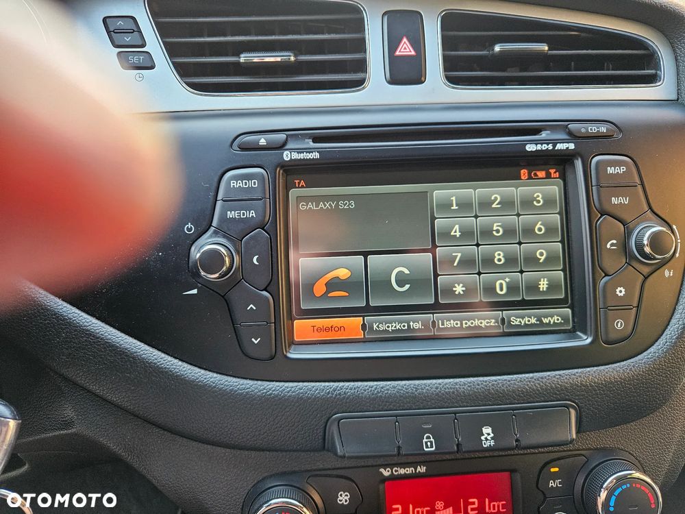 Kia Ceed 1.4 L - 8
