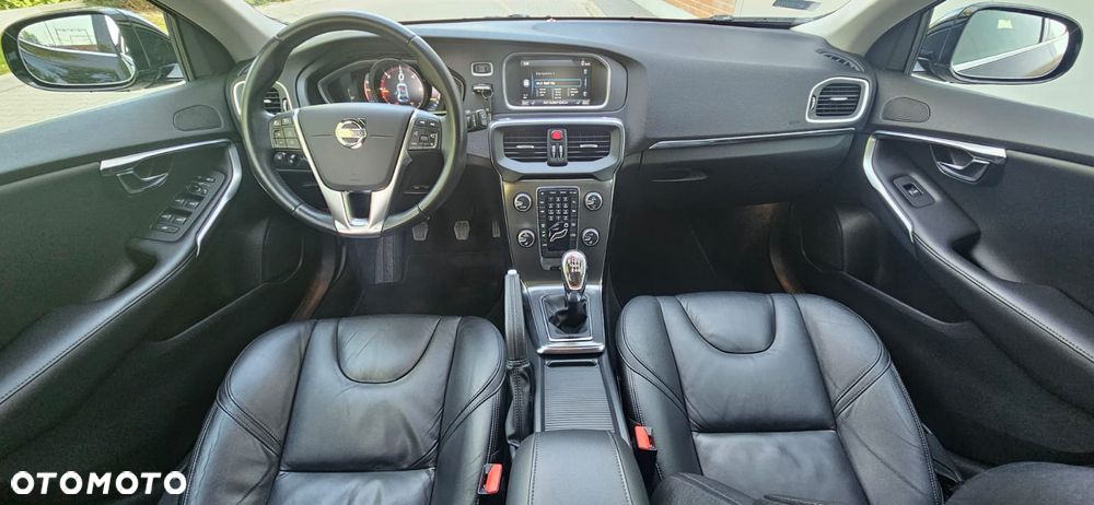 Volvo V40 D2 Summum - 24