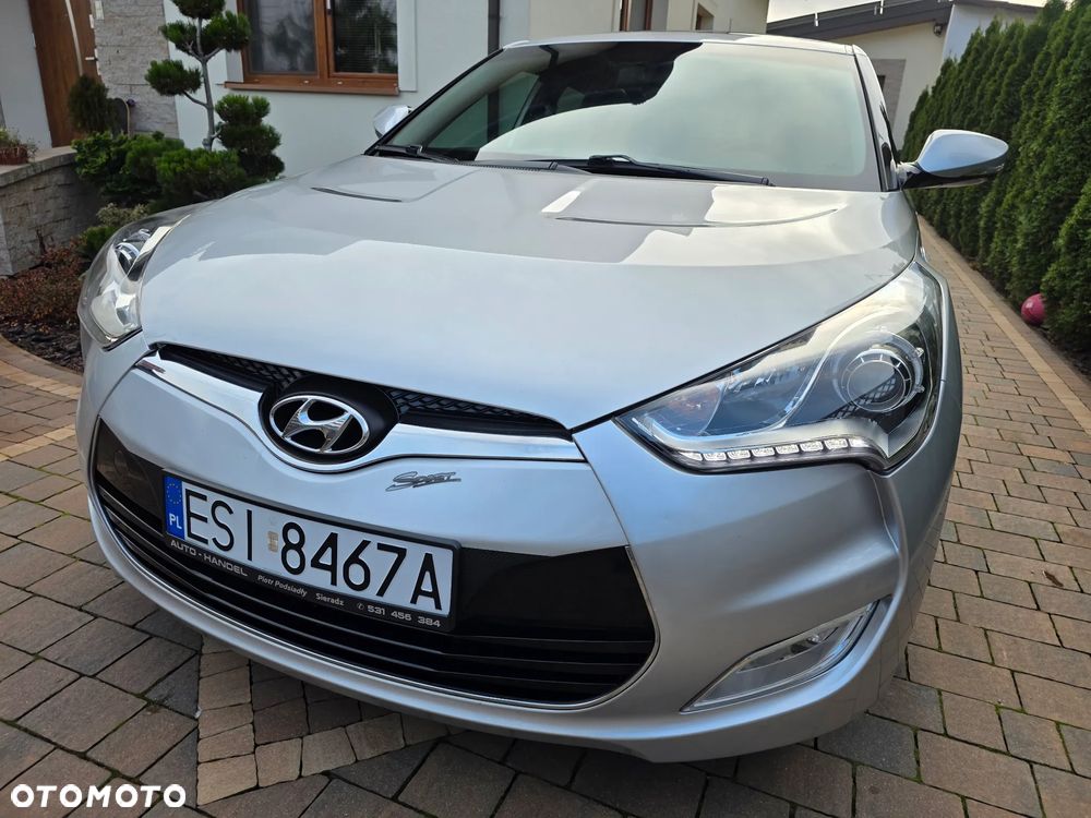 Hyundai Veloster - 4