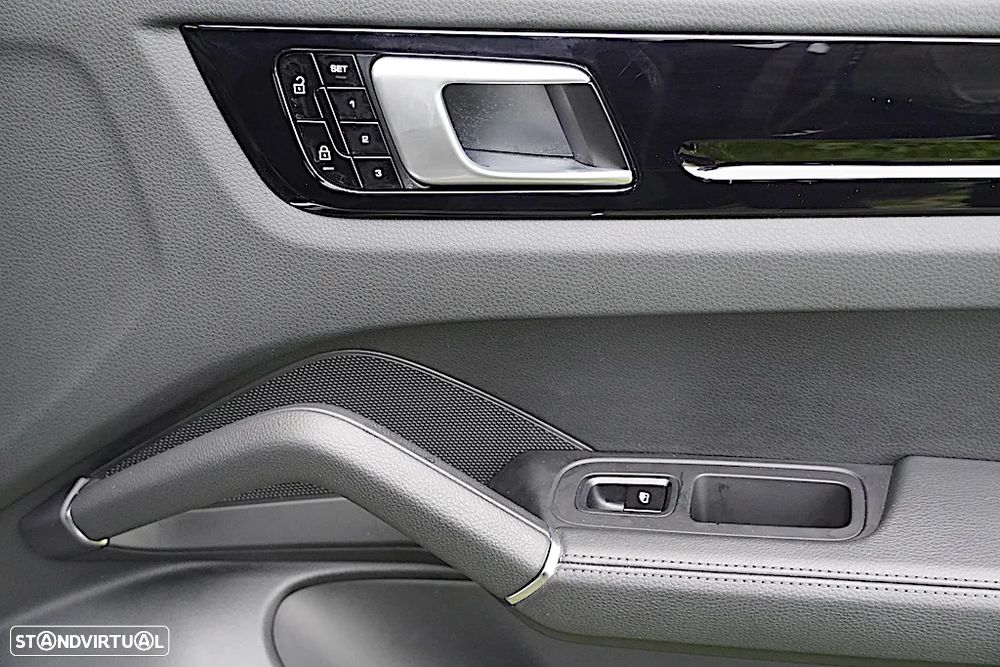 Porsche Cayenne Formula E - 29