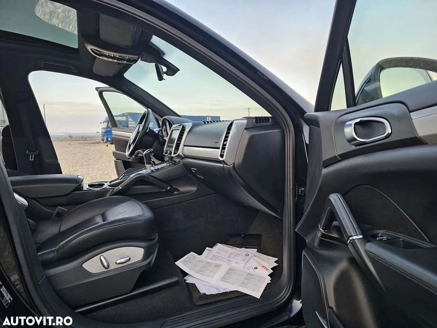 Porsche Cayenne Diesel Platinum Edition - 36