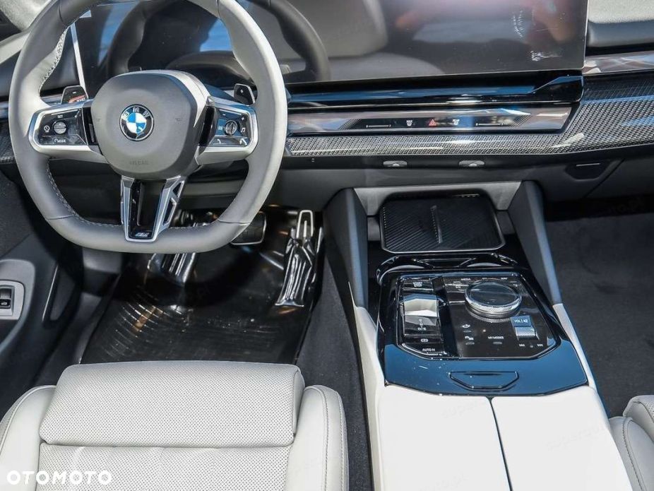 BMW Seria 5 520d xDrive mHEV M Sport - 9