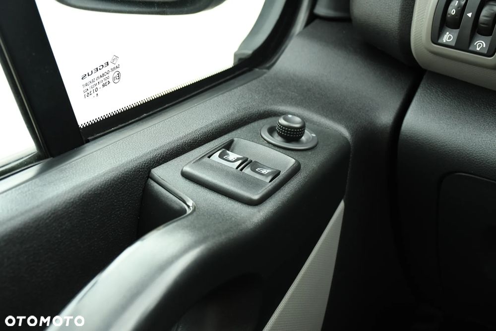 Renault trafic/Nissan NV300 - 6