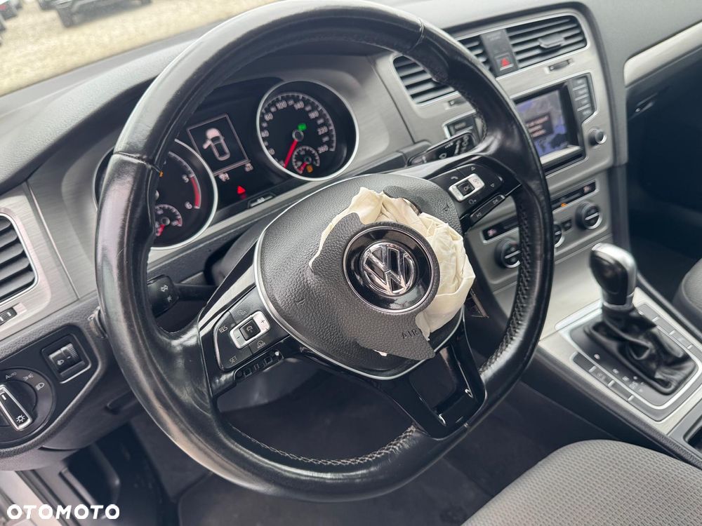 Volkswagen Golf 1.6 TDI DPF BlueMotion Technology DSG Comfortline - 20