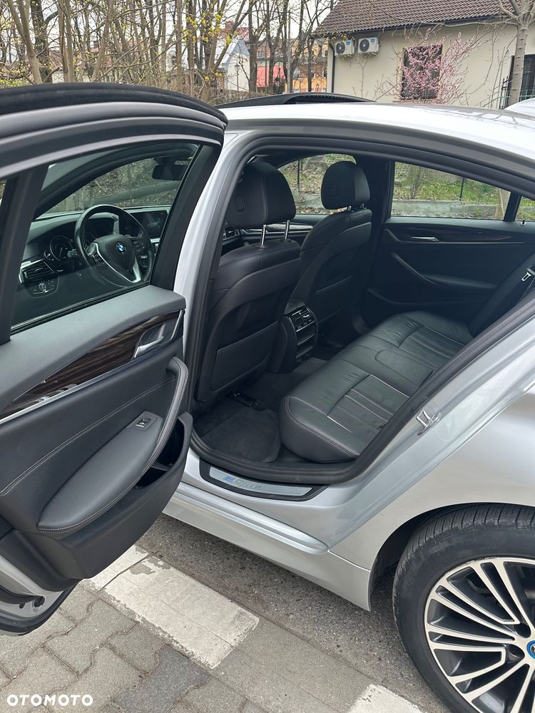 BMW Seria 5 530e iPerformance xDrive Sport - 11