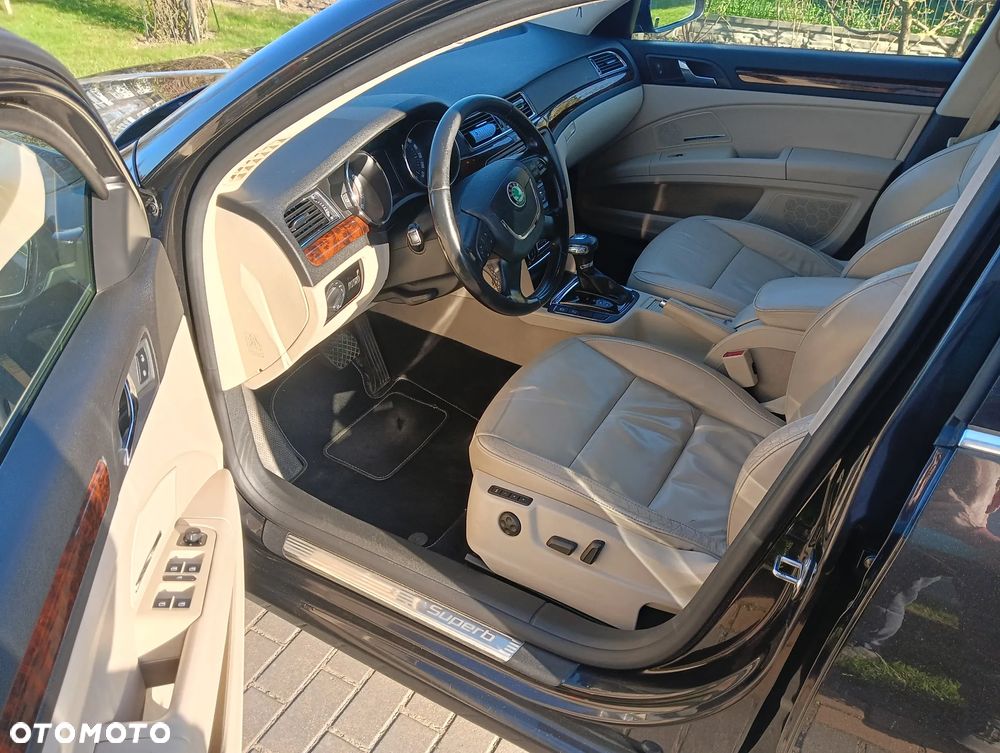 Skoda Superb 2.0 TDI DSG Elegance - 19