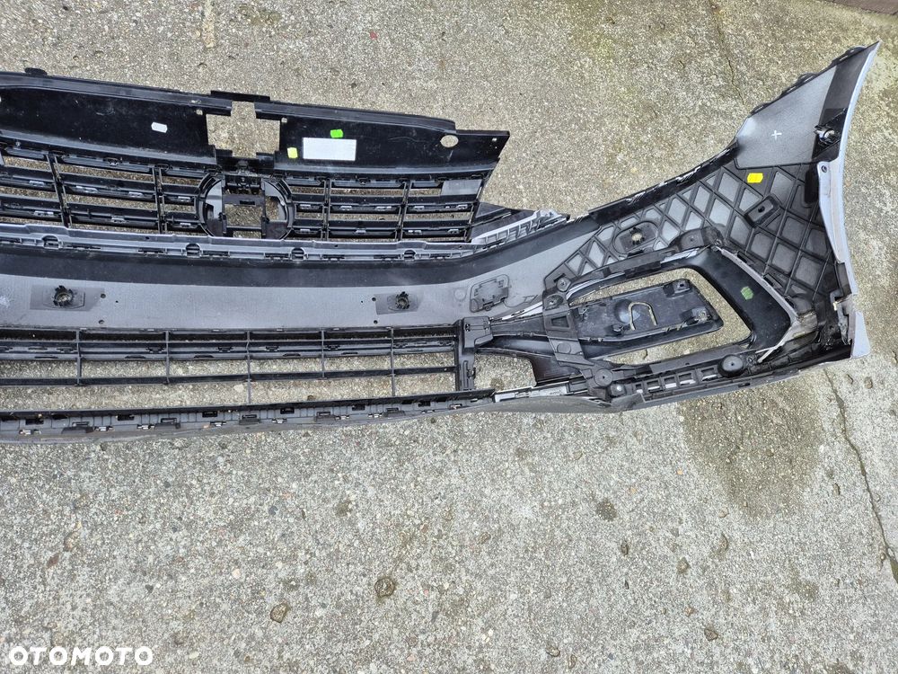 VW Passat B8 lifting R Line 19- zderzak przedni kratka grill ślizg 3G0 - 7