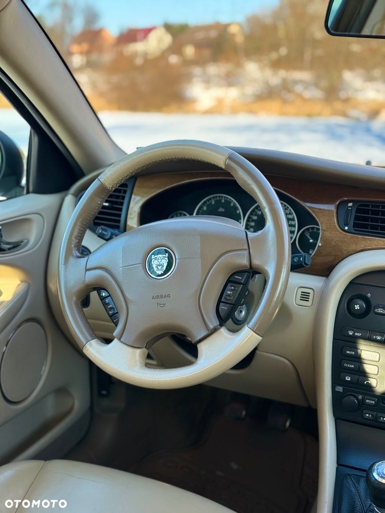 Jaguar X-Type - 24
