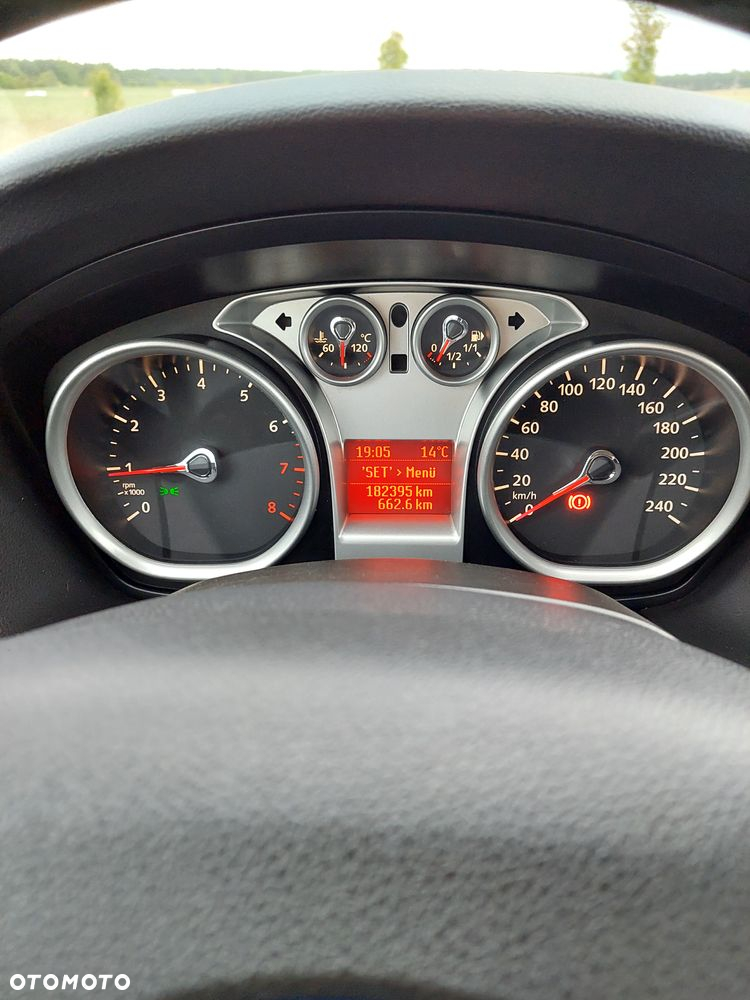 Ford Focus 1.6 Ghia - 4