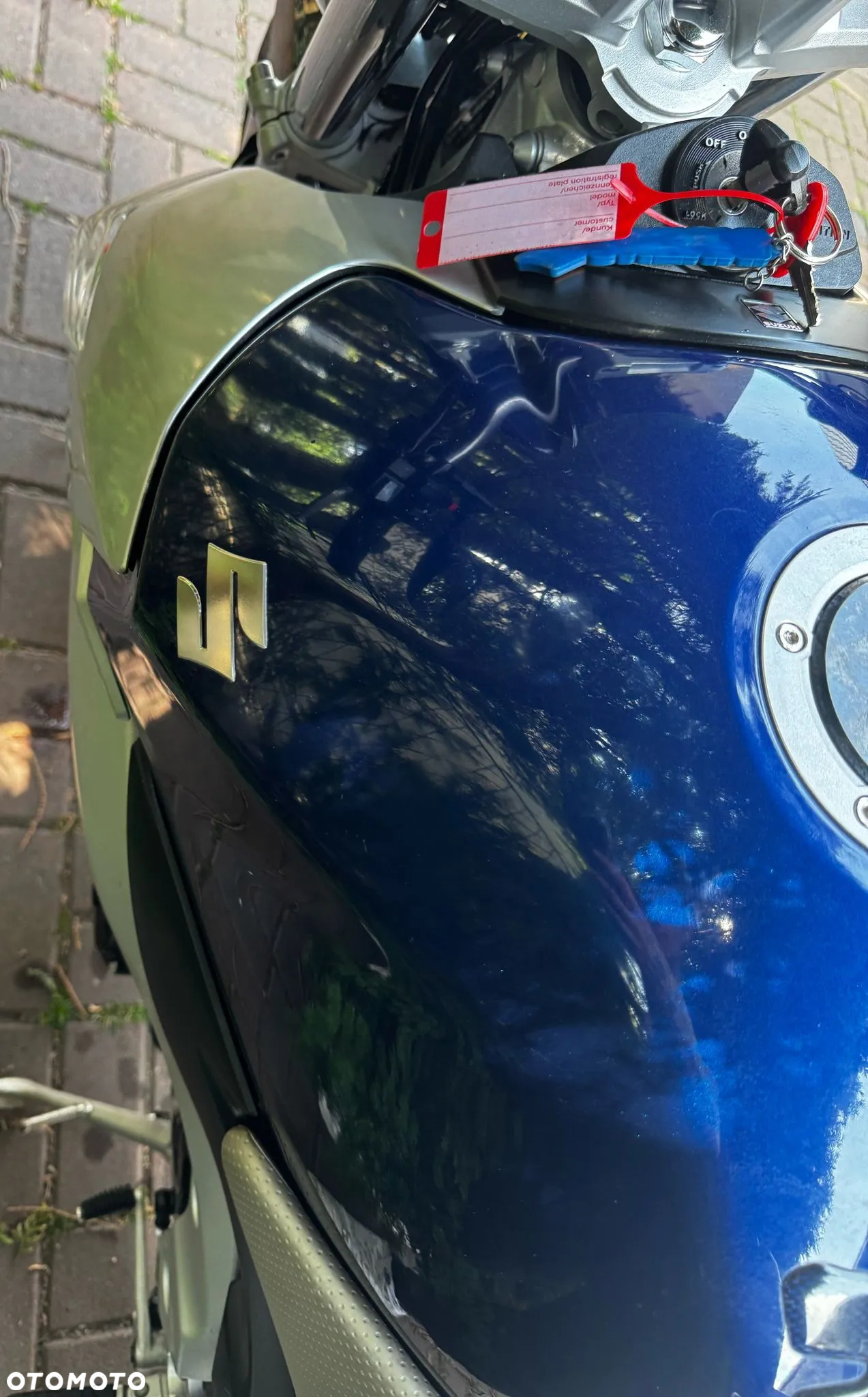 Suzuki GSR - 18