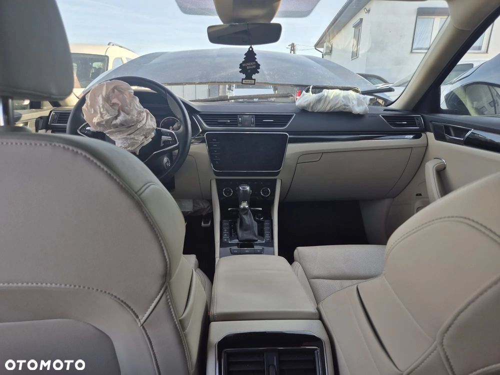 Skoda Superb 2.0 TDI SCR L&K DSG - 6