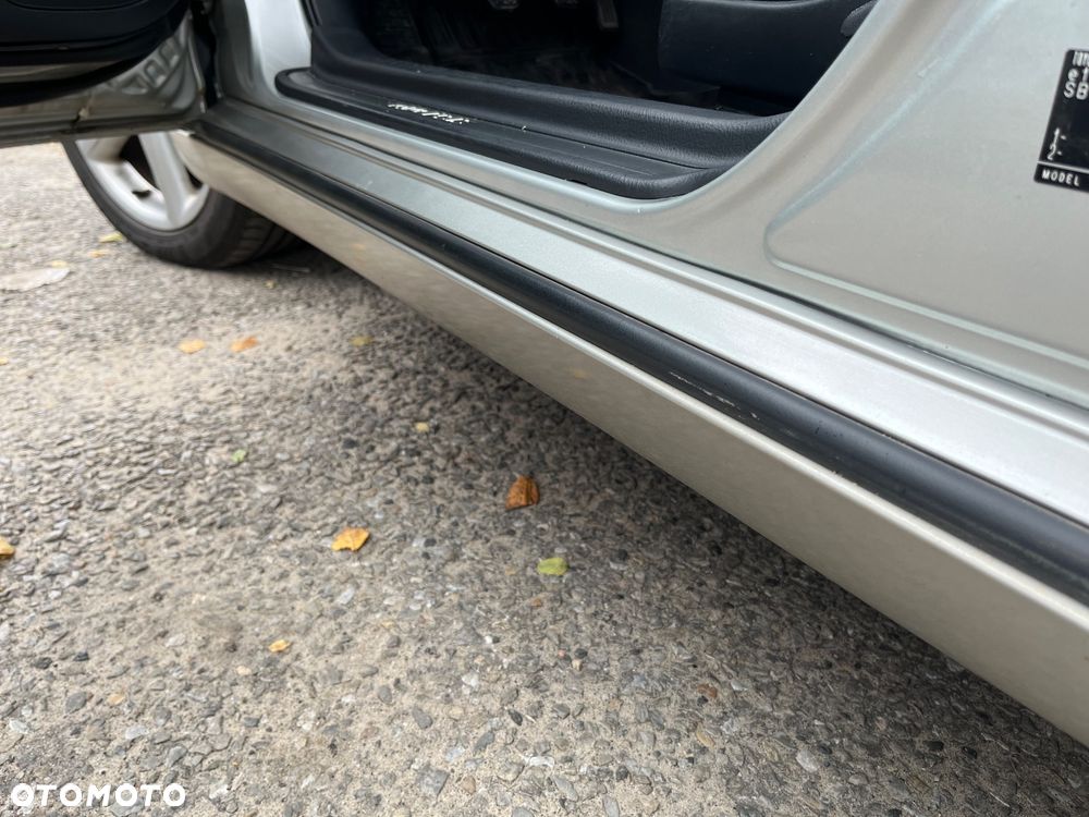 Toyota Avensis 2.2 D-4D Prestige - 35