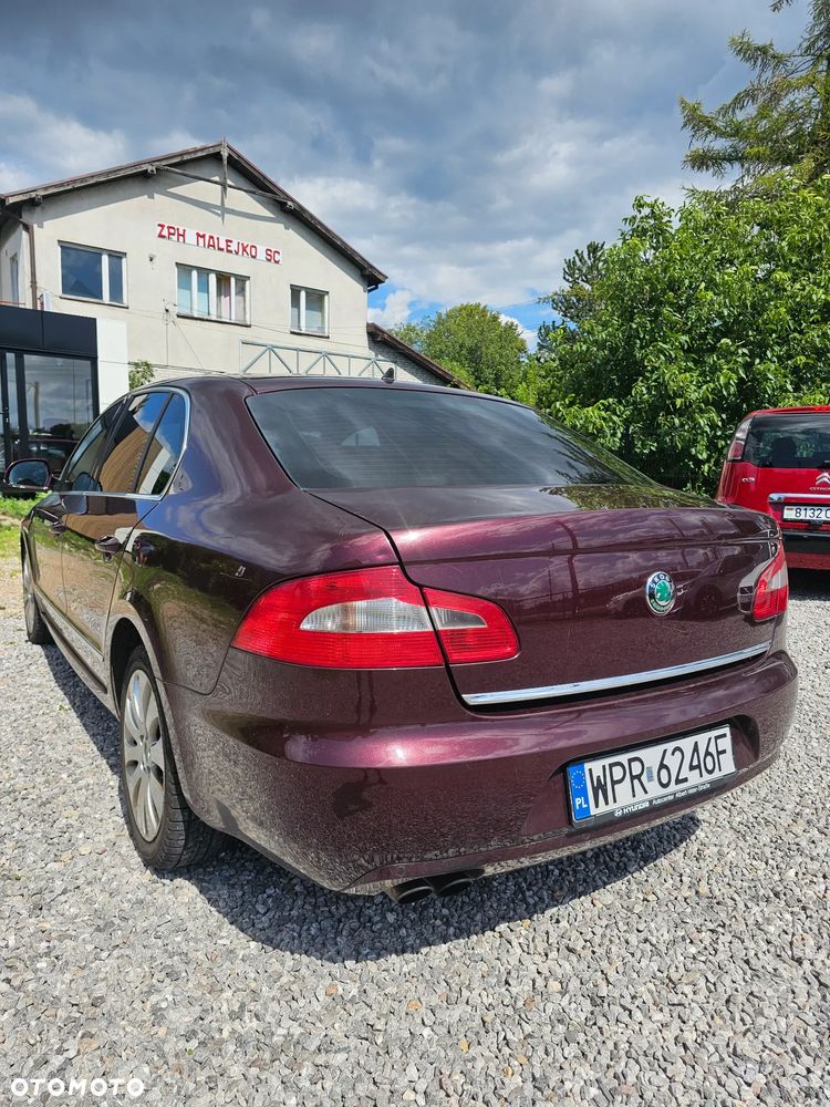 Skoda Superb 2.0 TDI Elegance DSG - 4