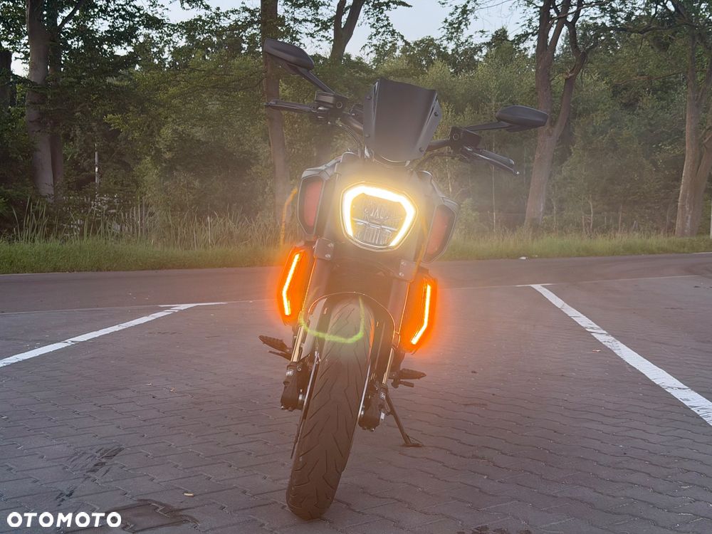 Ducati Diavel - 13